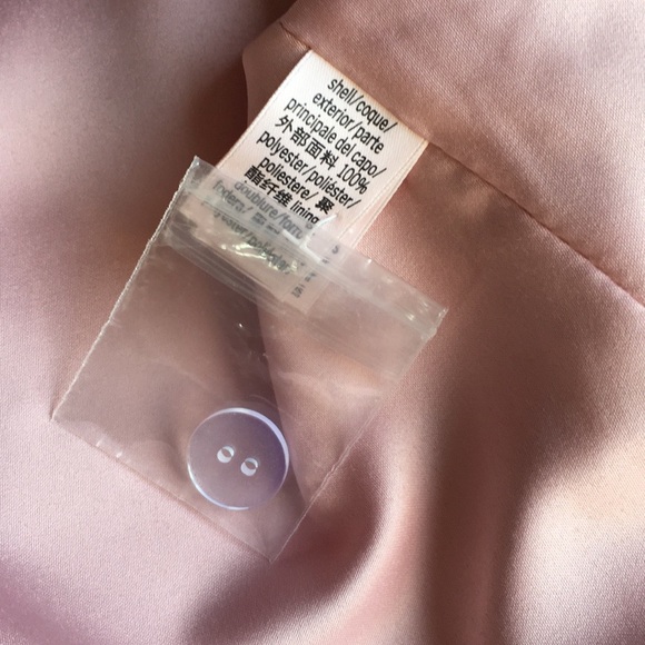 NWOT VS CLASSIC SATIN ROBE/LOUNGING JACKET/LIPSTICK RED/LINED BELTED W/TASSELS - Picture 6 of 10